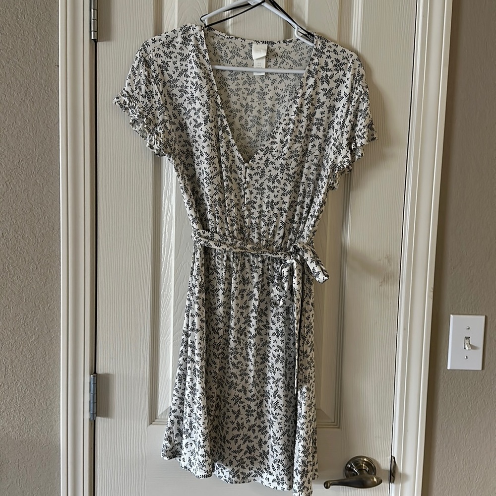 Women’s Black and White Dress